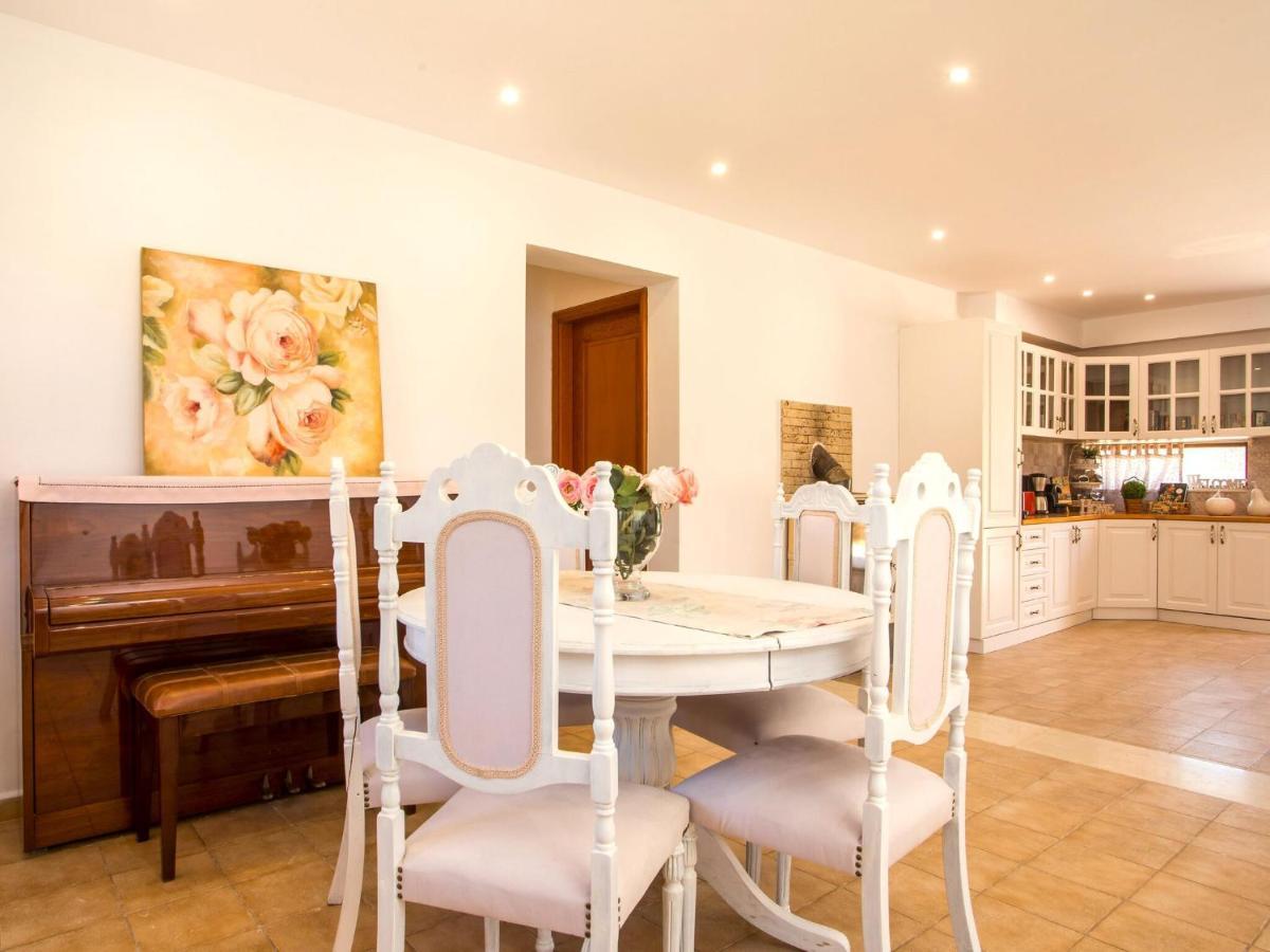 Spacious In With Garden Koskinou (Rhodes)