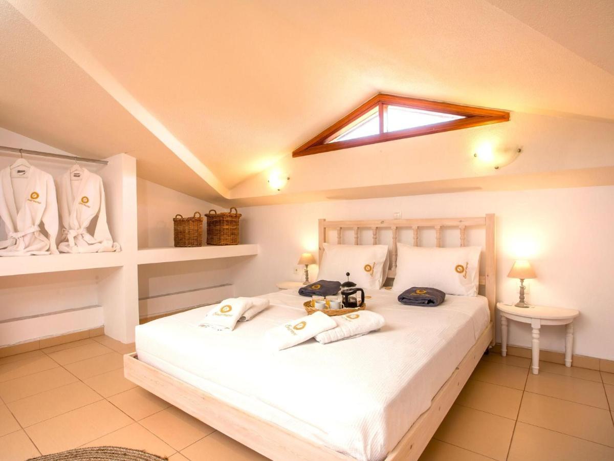 Spacious In With Garden
